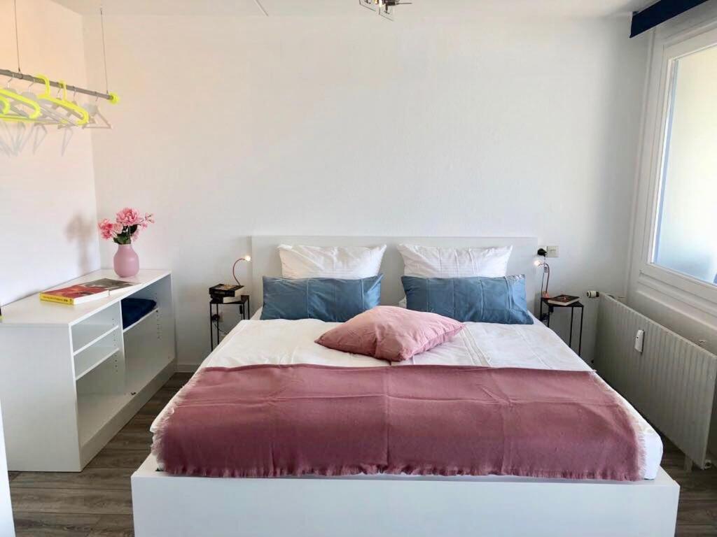 Grosses Appartement Mit Aussichtsbalkon Людвигсбург Экстерьер фото